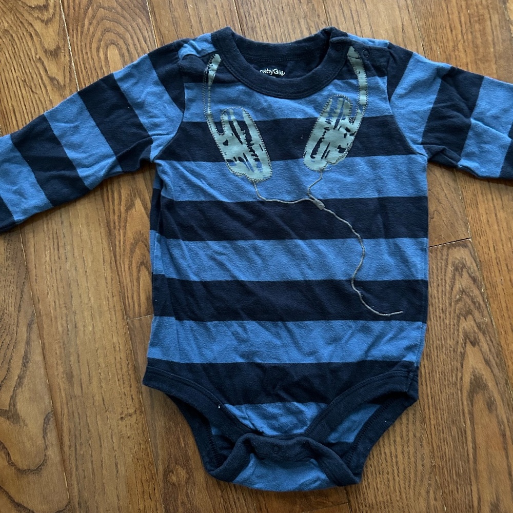 10 for $10 - Gap long sleeve onesie shirt